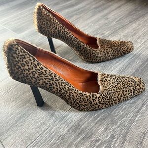 Vintage BcbgMaxazria leopard square toe calf hair heels. Made in Italy. Size 5.5